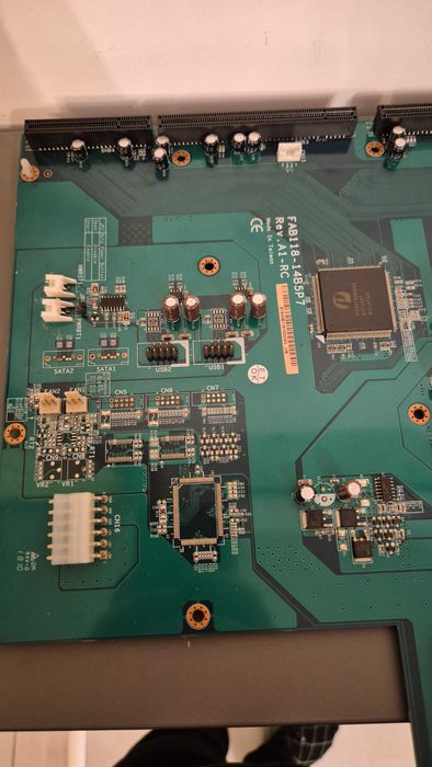 COMPLET Axiomtek SHB120 + FAB118 + i5-2400 + 16GB RAM + Extensii