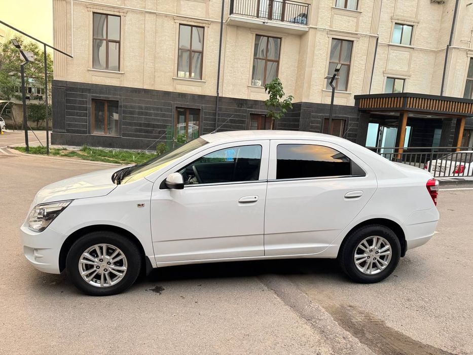 Chevrolet Cobalt 2023 — 4