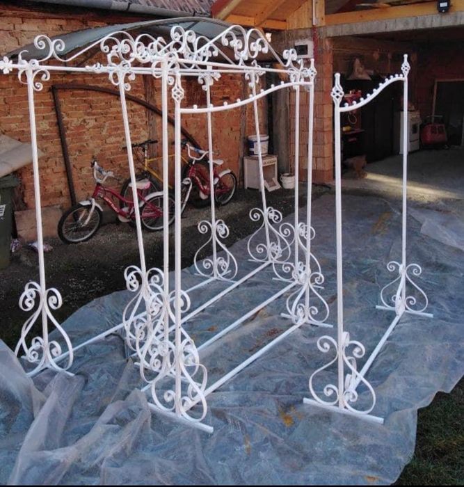 Stative pentru haine de vânzare