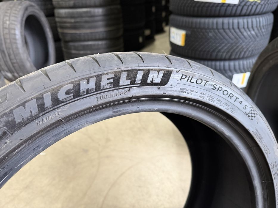 255/35/19 MICHELIN 2бр