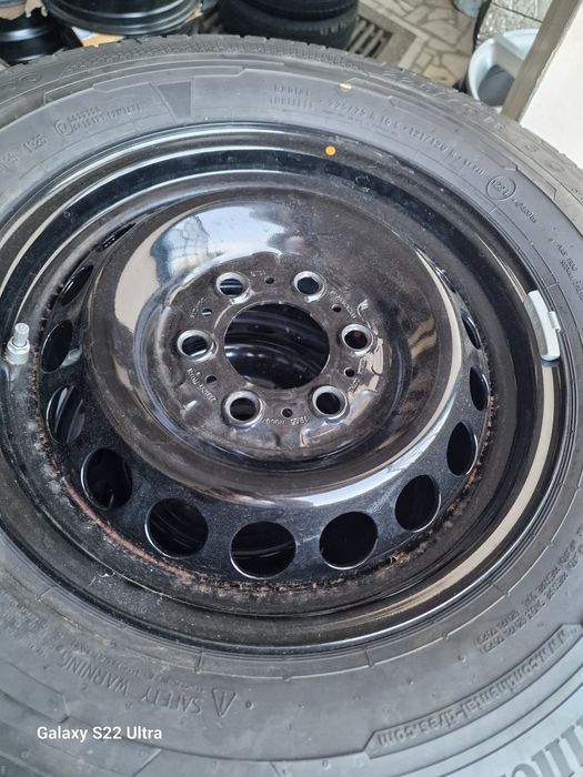 225 75 16С Continental 121/120 Conti Van Contact100 Замъка Ямбол