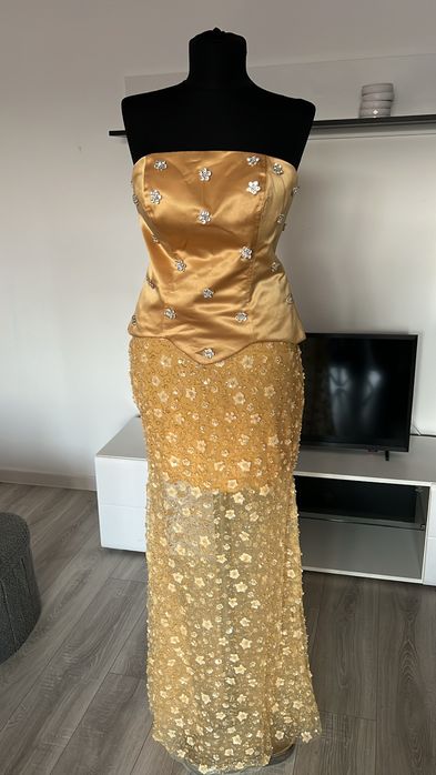 Rochie corset fusta aurii paiete