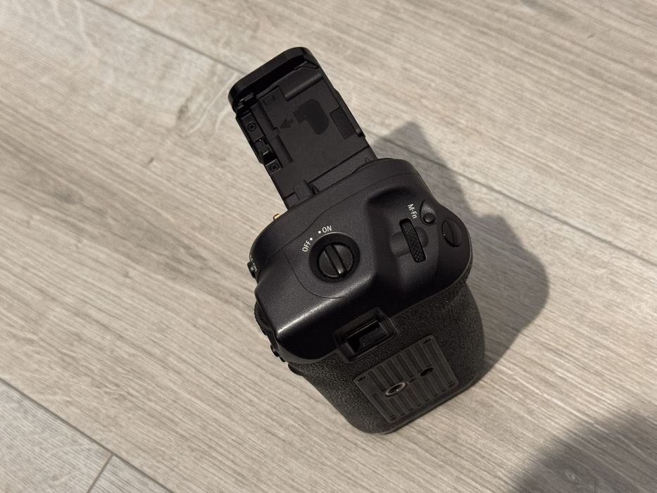 Grip foto Canon BG-R10 Canon EOS R5, EOS R6, EOS R5 C, EOS R6 Mark II