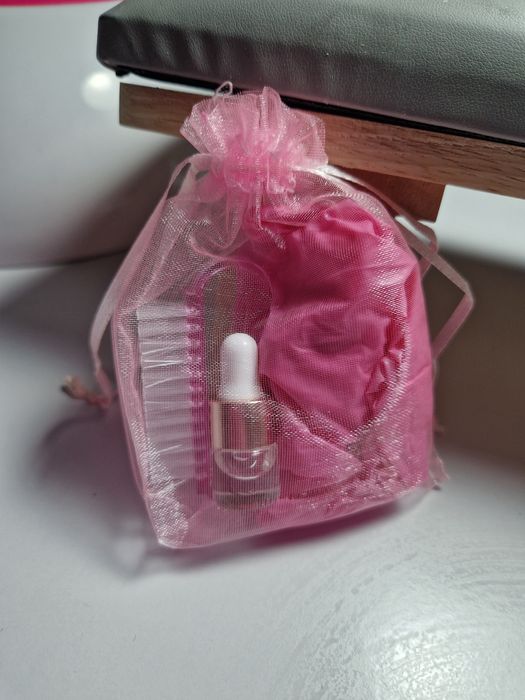 Cadou pentru cliente manichiură