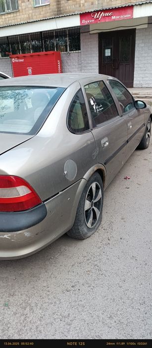 Продаю Вектра Б срочно