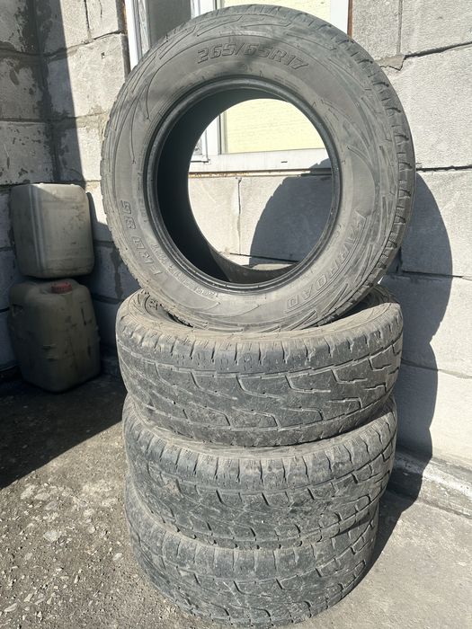 Продам летние шины 265/65/R17