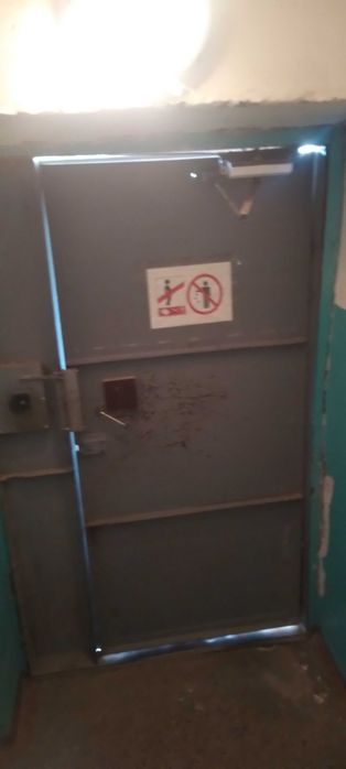Дверь железная подьездная