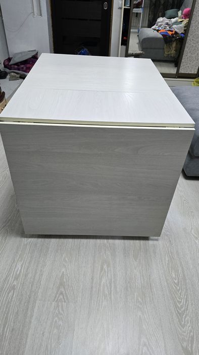 Продам  2 стола раскладные книжка