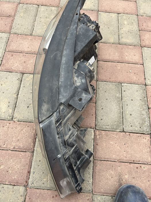 Продам фар оригнал для Kia Sportage