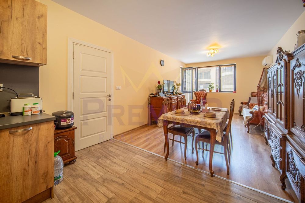 Продава се Тристаен апартамент в Варна, Левски - 102 кв.м за 2550 €/кв.м - Снимка #2