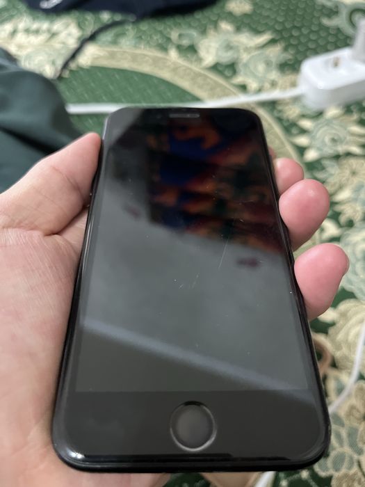 Айфон СЕ 2020 аипл