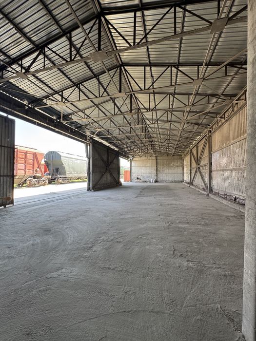 Сдаётся в аренду Склад 400кв и  300кв