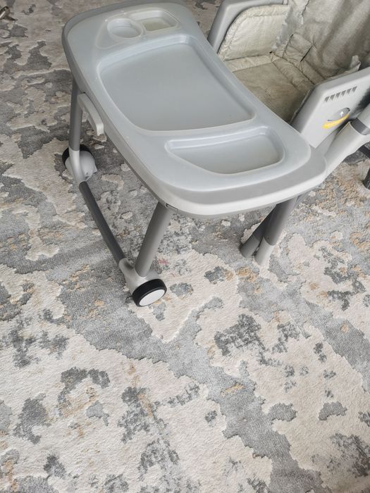 Многофункциональный стульчик для кормления joie