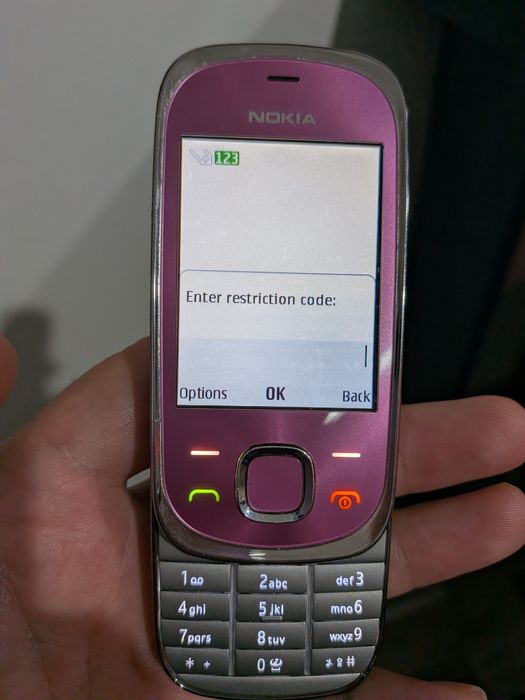 Două telefoane Nokia
