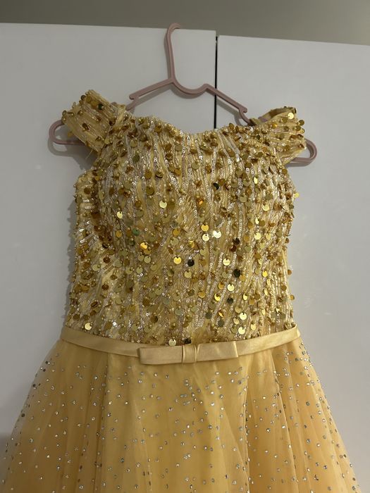 Шикарные нарядные платья