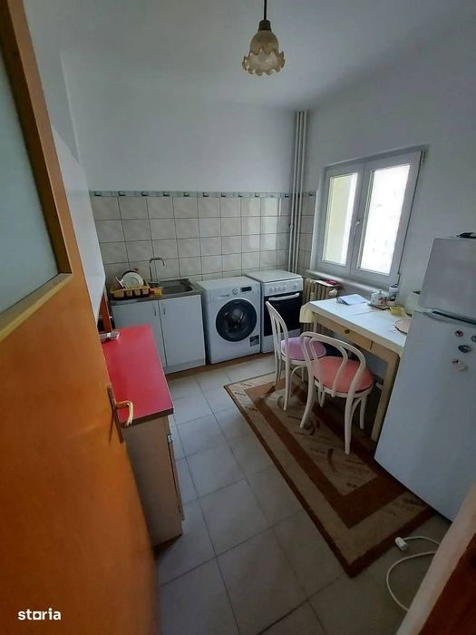 Apartament 3 camere Titulescu, vedere mixta,5 min de Piata Victoriei,