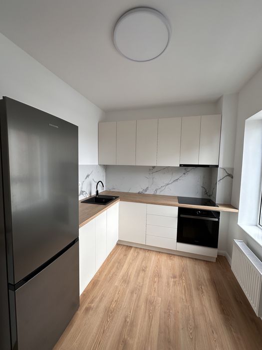 Vand apartament nou si finisat la Vivat Residence