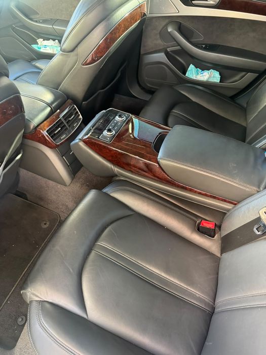 Audi A8 an 2012.