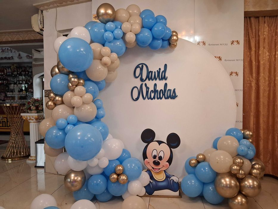 Arcada botez Decoratiuni cu baloane evenimente petrecere aniversare/majorat ARCADA DE BALOANE Decor botez Aranjamente flori cristelnita