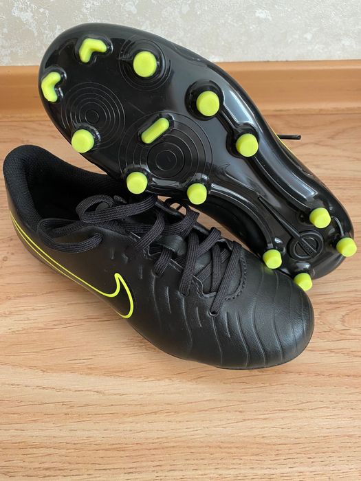 Футбольные бутсы с шипами Nike на мальчика 32р. Новые!