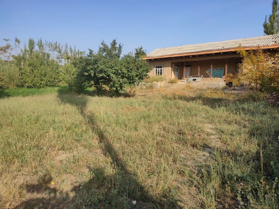 Yuqori Chirchiq janbul sentrda joylashgan