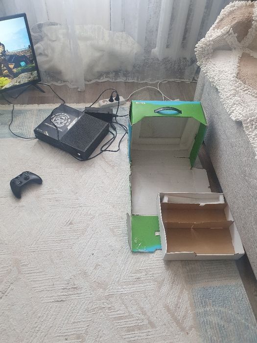 Xbox one продам срочно