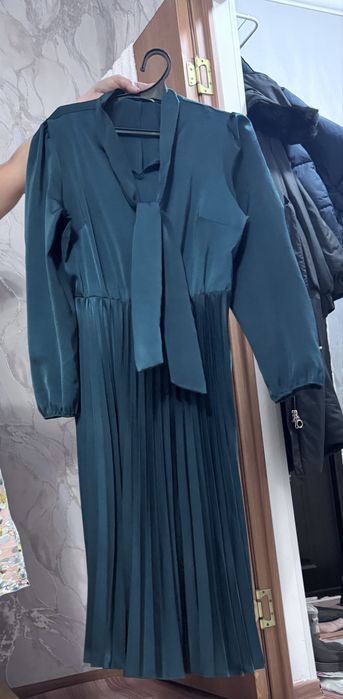 Продам платья вечерние 48-50 рр