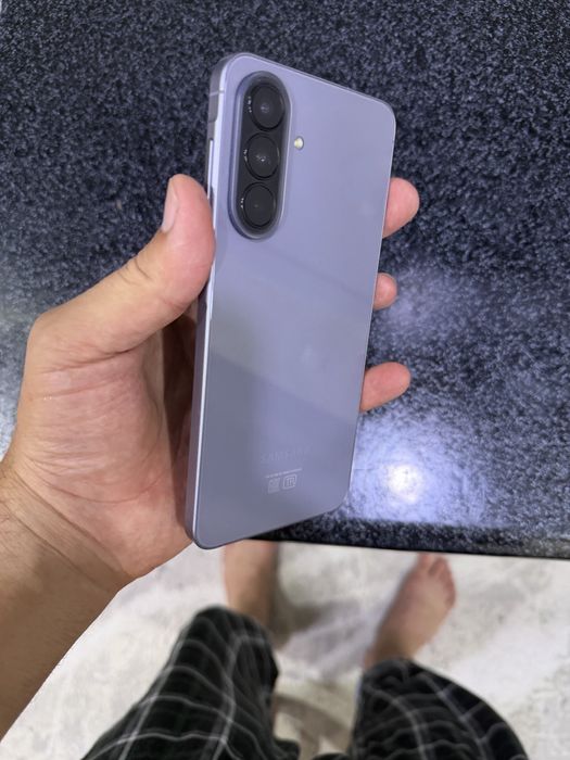 samsung a57 8.256g holati ideal oqip tel qlila faqat