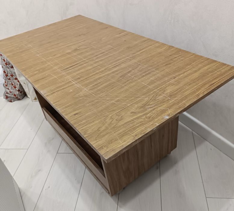 Столик журнальный