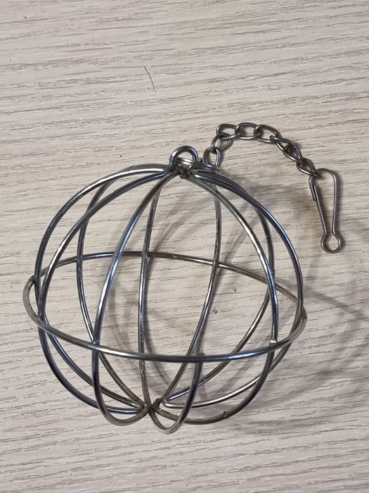 Продам шар металлический для кормления