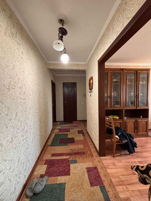 Продам трехкомнатную квартиру