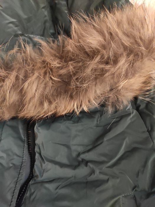 Продам зимний пуховик на девочку