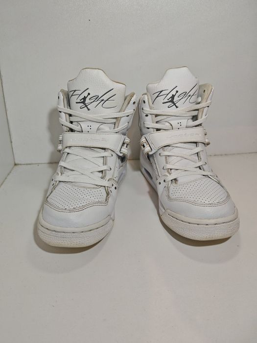 Продавам маратонки Nike Jordan Flight  в много добро състояние.