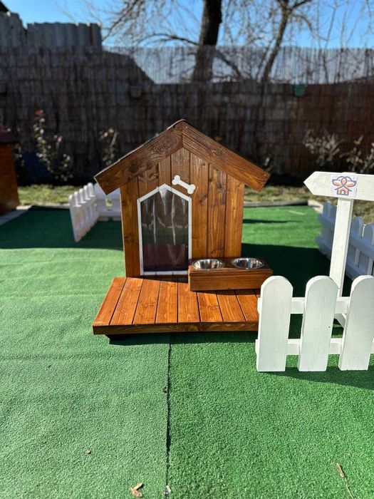 Cușcă de câine izolată termic - protecție iarnă-vară