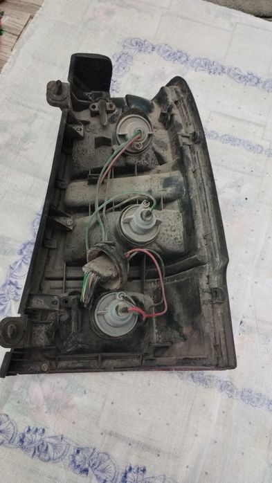 Левый фонарь стоп задний Мазда 626 универсал