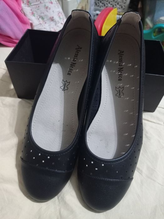 Туфли(балетки) на низком каблуке. Кожаные