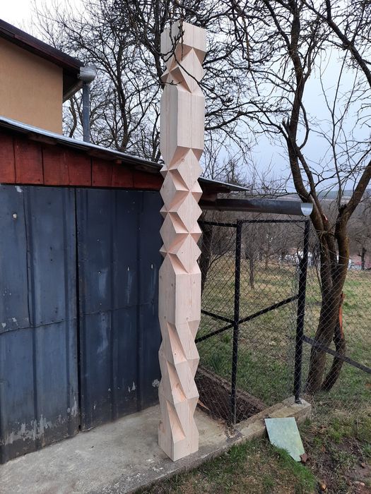 Stâlpi de lemn pentru foisor