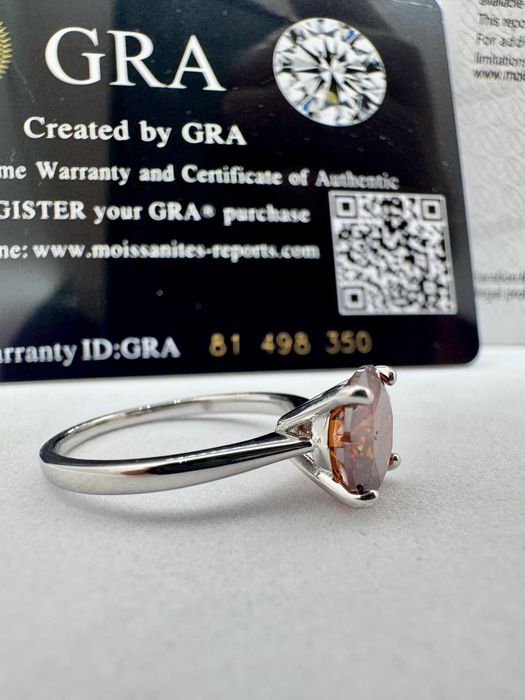 Сребърен пръстен с мойсанит (Диамант) 2 карата