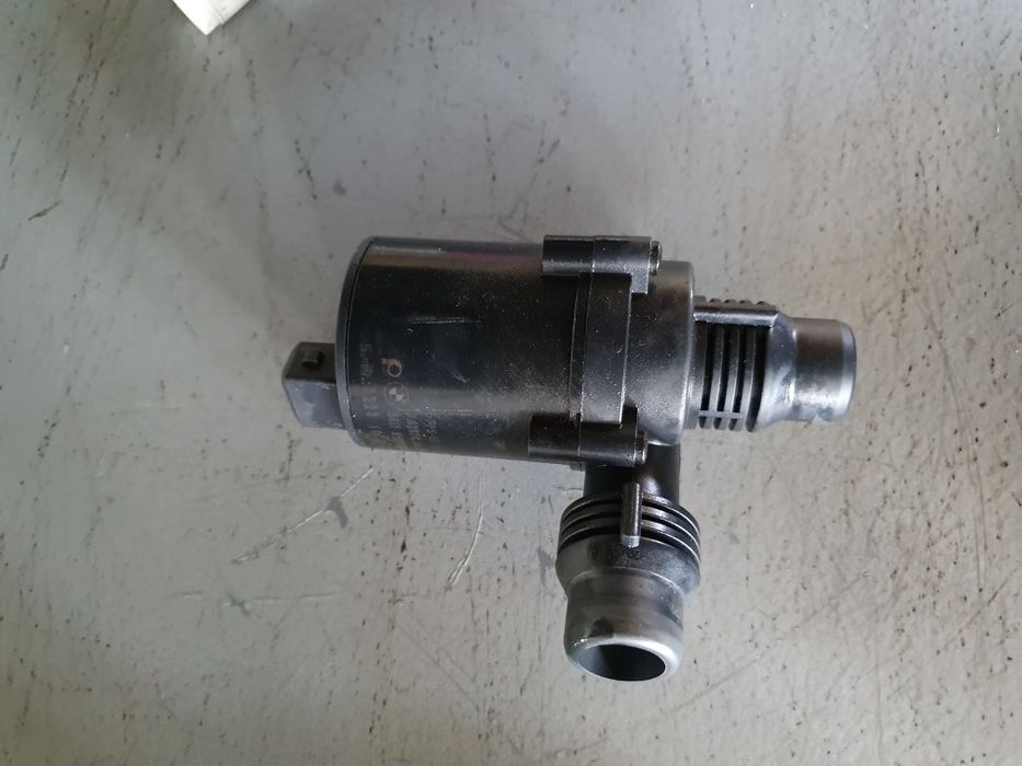 Pompa apa auxiliara BMW X5 X6 E70 E71 F15 F16 cod: 9197085