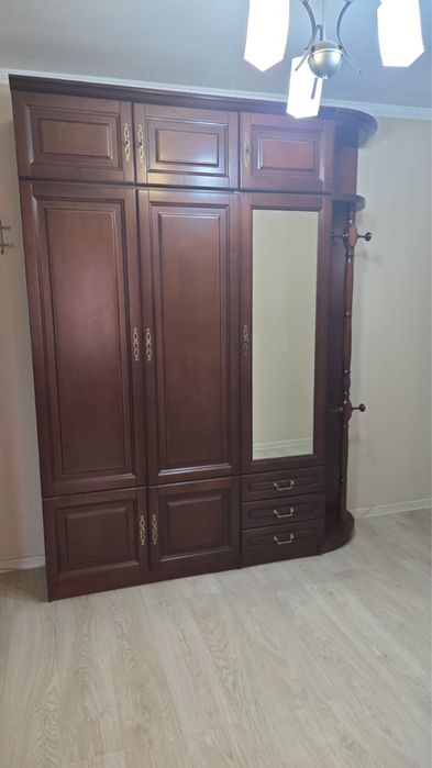 Продам шкаф дубовый