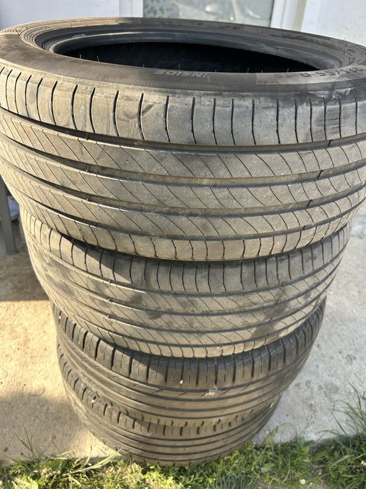 225 55 18 Bridgestone si Michelin vara
