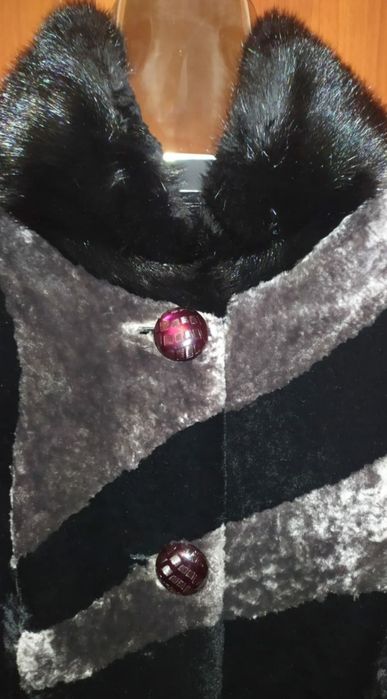 Продам женскую шубу