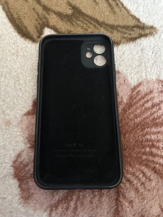 Vând huse IPhone 11