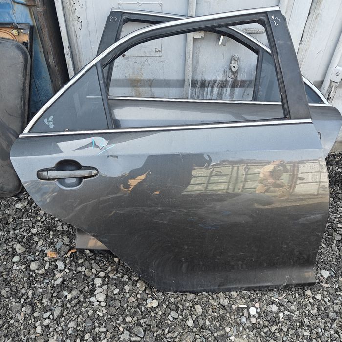 дверь toyota camry 50
