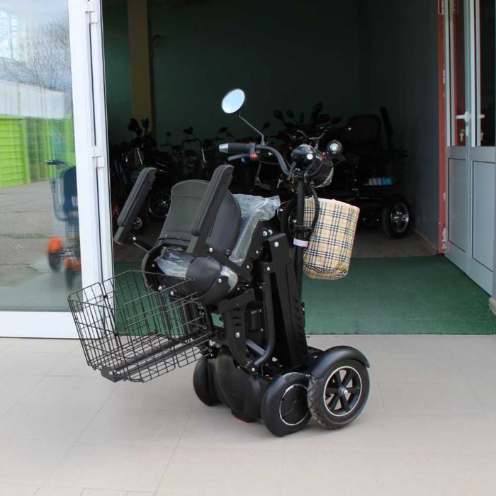 Сгъваема електрическа четириколка MaxMotors Black