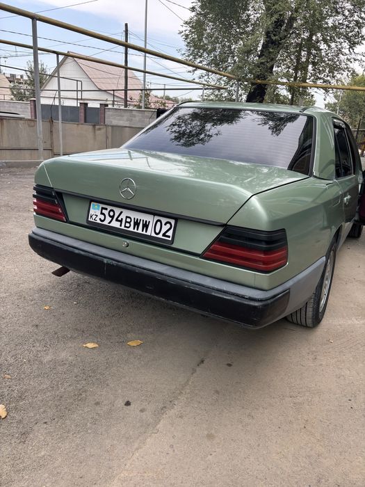 Mercedes-Benz W124