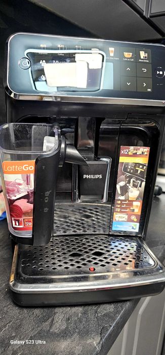 Продавам Philips LatteGo 5400