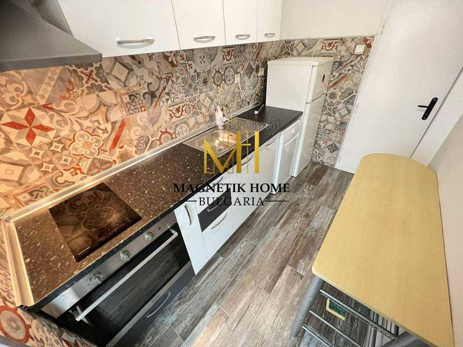 Дава се под наем Тристаен апартамент в Бургас, Център - 102 кв.м за 510 € - Снимка #16