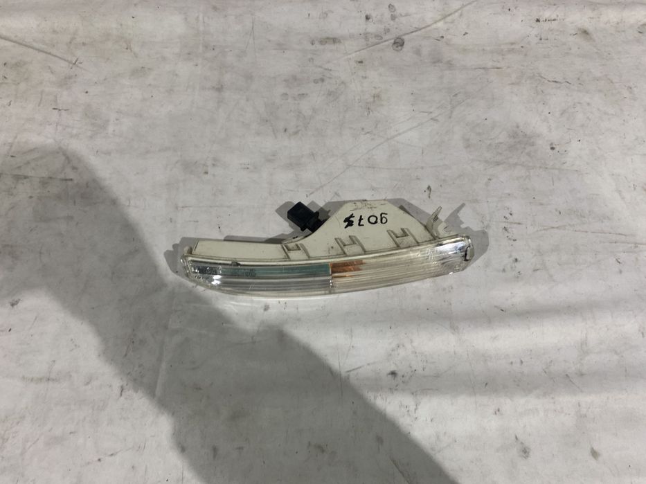 Lampa semnal stanga VW Passat CC 2009, 2010, 2011, 2012, cod origine OE 3C8953041