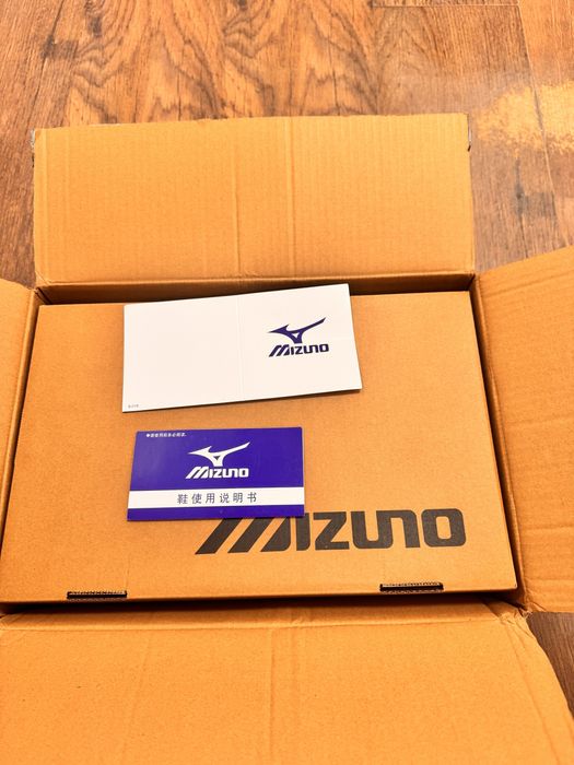 Продам кроссовки Mizuno Racer S